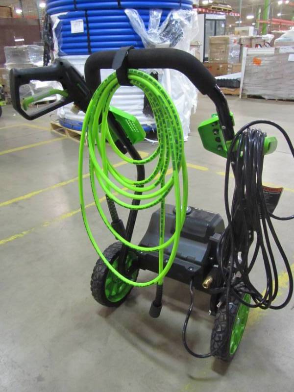 lot 69 image: GREENWORKS 2000 PSI 1.2 GPM ELECTRIC PRESSURE WASHER.