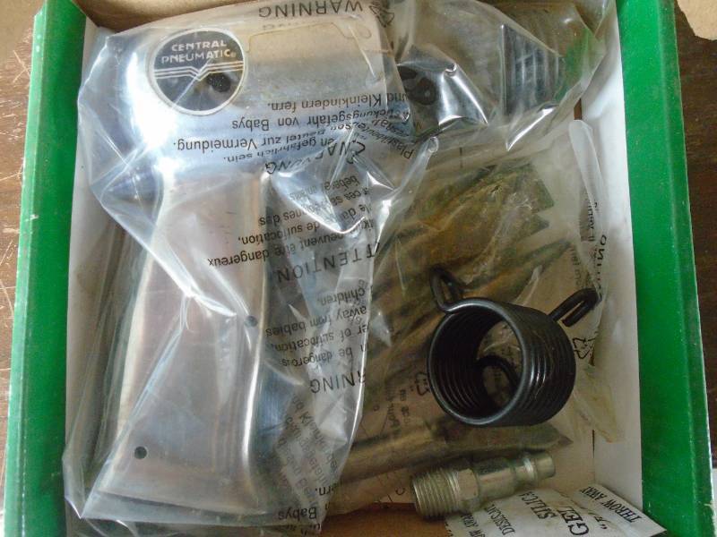 lot 12 image: Air Impact Hammer Kit