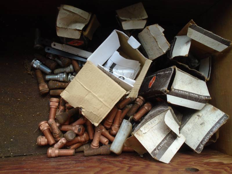 lot 26 image: Bolts and Screws