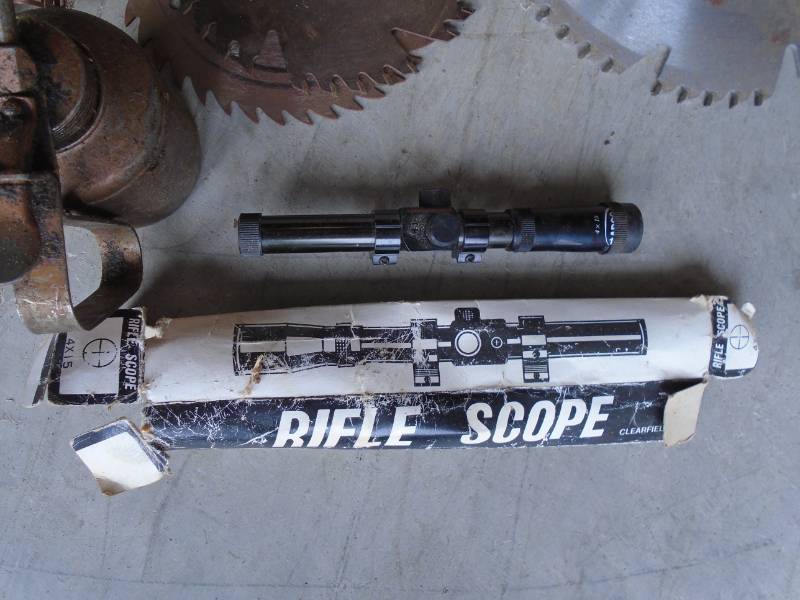 lot 29 image: Garage Items