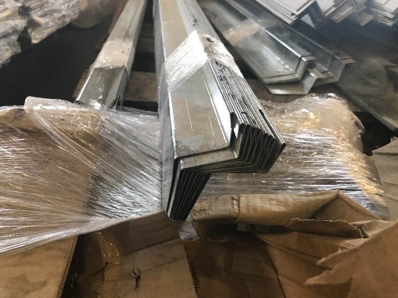 lot 331 image: LOT OF METAL Z GIRT STRIPS & DRIP CAP
