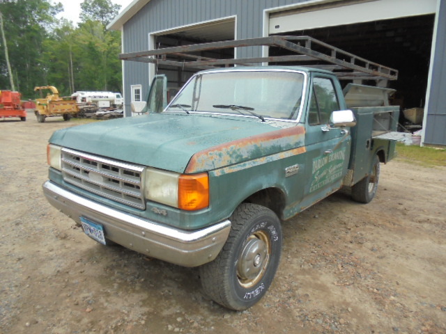 lot 7 image: 1987 Ford F250