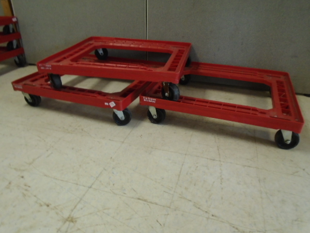 lot 13 image: Rolling Carts