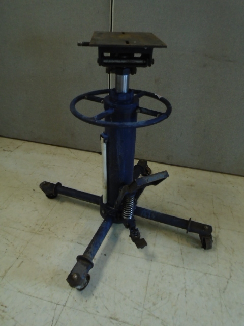 lot 20 image: Transmission Jack