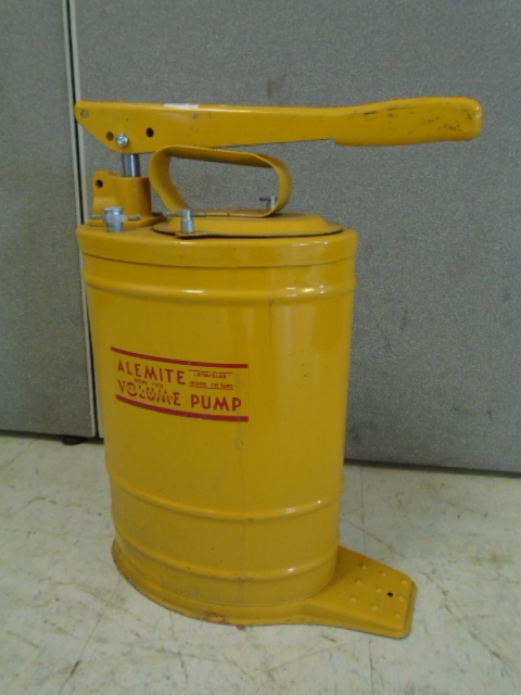 lot 26 image: Alemite High Pressure Volume Pump