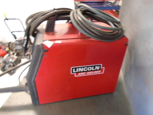 lot 28 image: Lincoln Arc Welder
