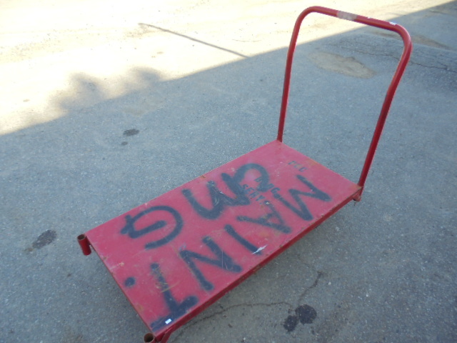 lot 4 image: Rolling Cart