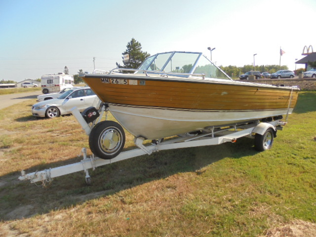 lot 5 image: 1979 Nordic Crestliner 19 Ft Boat, Boat Trailer and Anchor