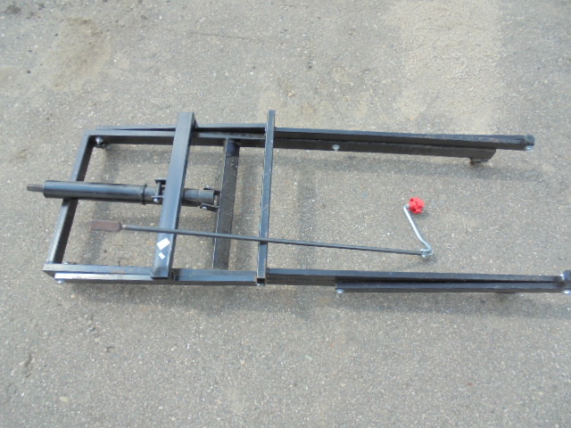 lot 43 image: Snowmobile Jack
