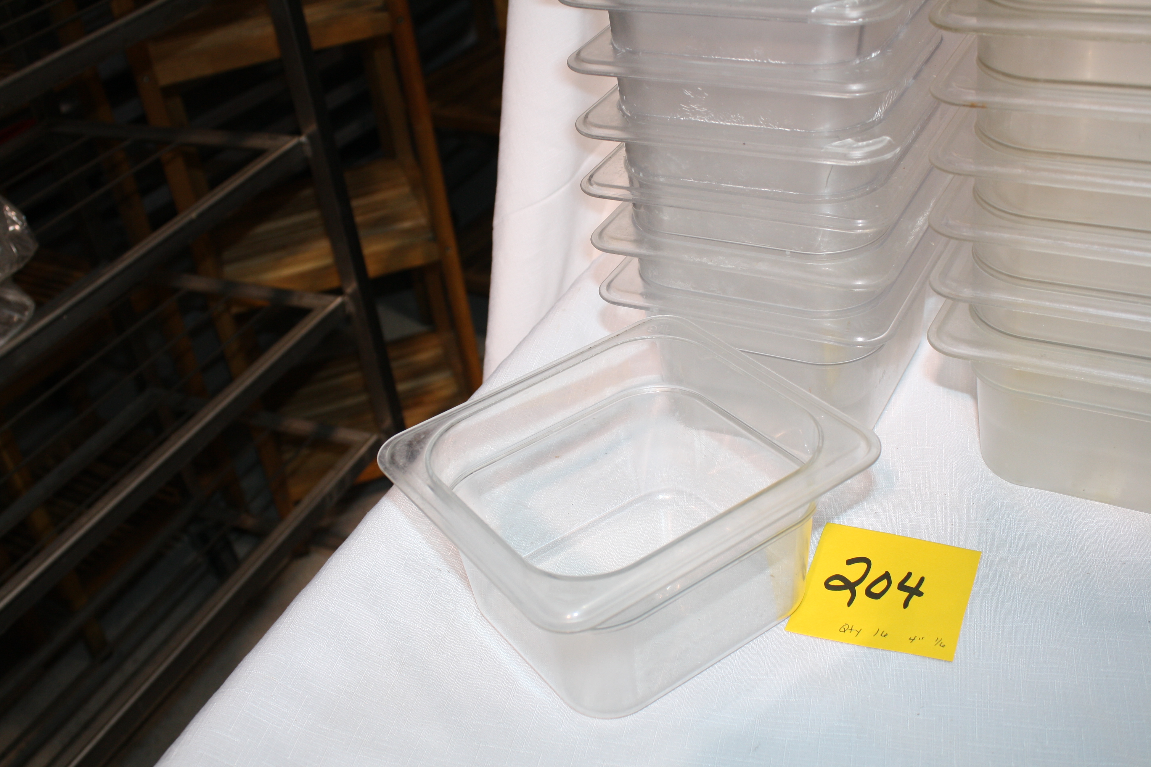 Platic Containers 16th Size