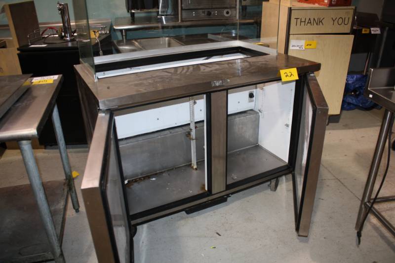 True TSSU-48-12(ser#1-3183289) Stainless Steel 2 door prep cooler with upper glass sneeze guardRuns Cools