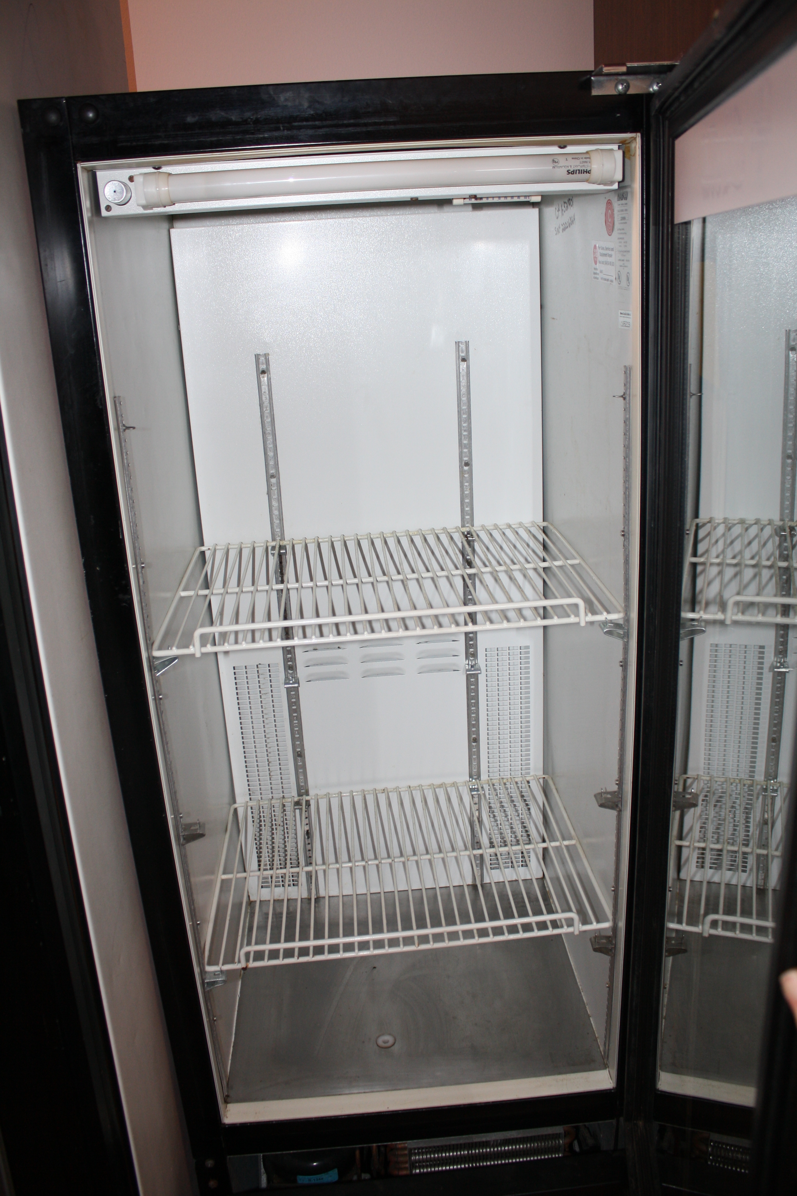True Rolling Dasani Beverage Display Cabinet Model GDM-07 1-5th Hp, 115 Volt, 60 Hz, 4.8 Amps 24x23x39.5T-5Runs Cools