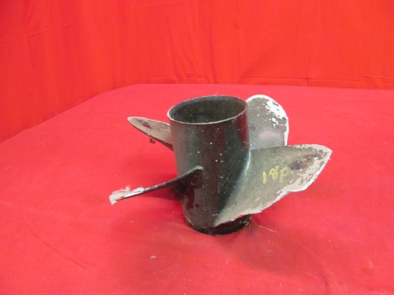 lot 27 image: boat prop
