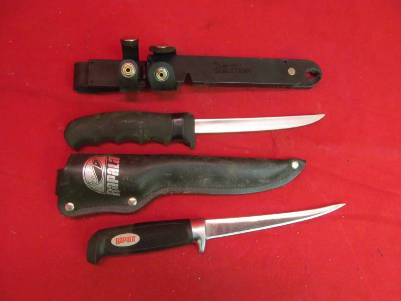 lot 28 image: Knives