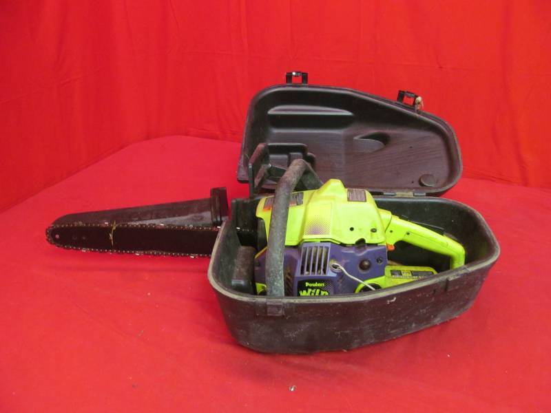 lot 33 image: Poloun chainsaw