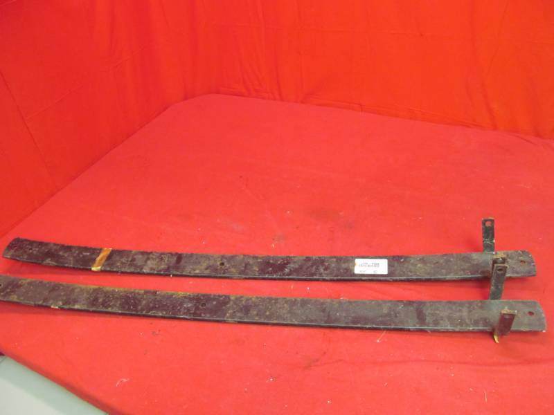 lot 44 image: leaf spring kit