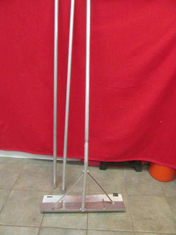 lot 63 image: Aluminum roof rake