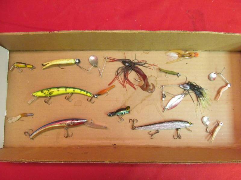 lot 72 image: fishing lures