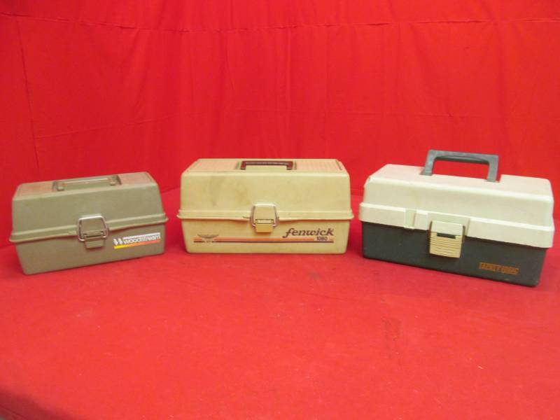 lot 74 image: fishing tackle boxes