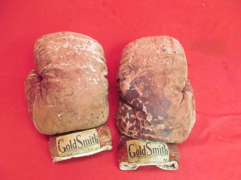 lot 77 image: vintage Goldsmith boxing gloves