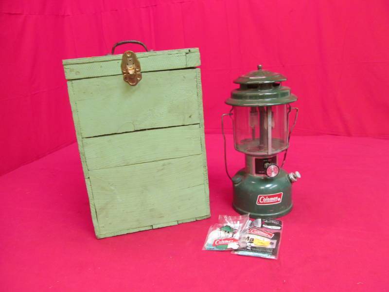 lot 80 image: Coleman 220 J lantern