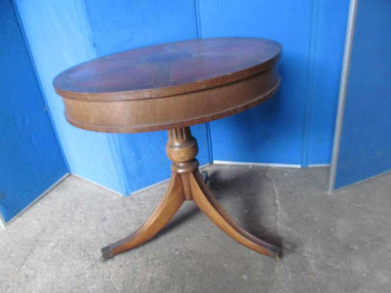 lot 108 image: Columbia manufacturing table
