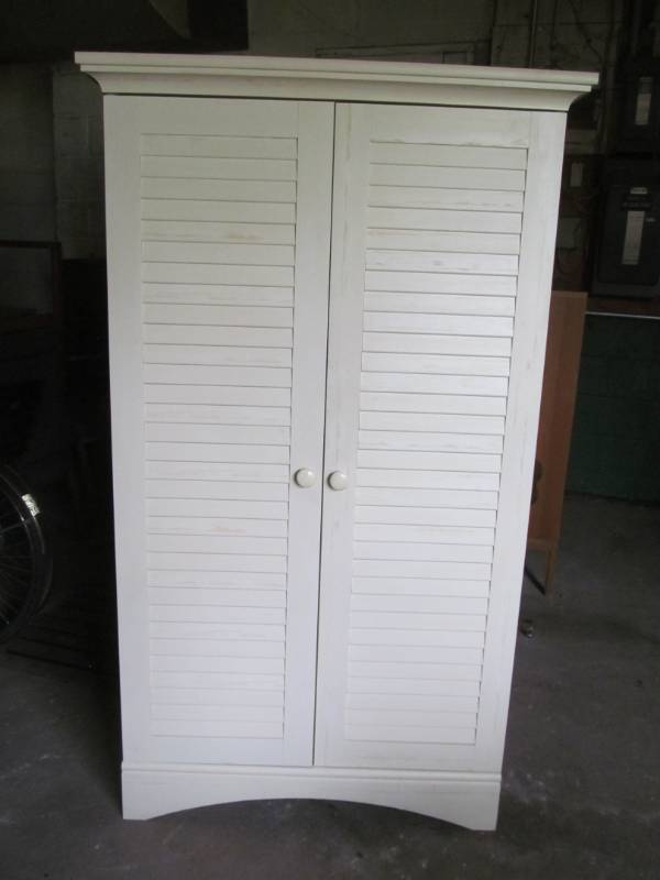 lot 110 image: pantry cupboard