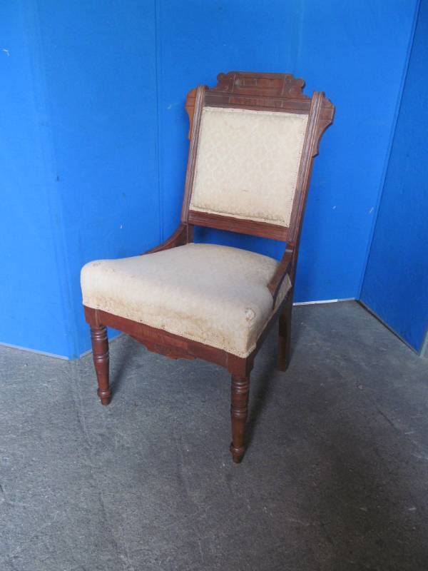 lot 111 image: vintage library chair