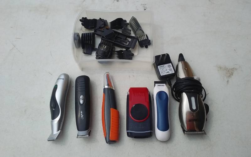 lot 23 image: Clippers, Groomers, Attachments Related