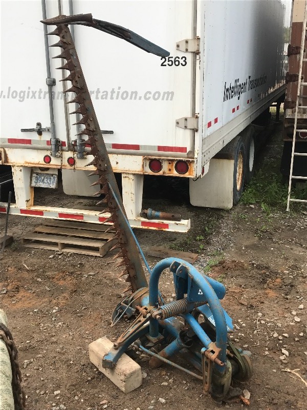 lot 5 image: Ford 3-Point Sickle Mower