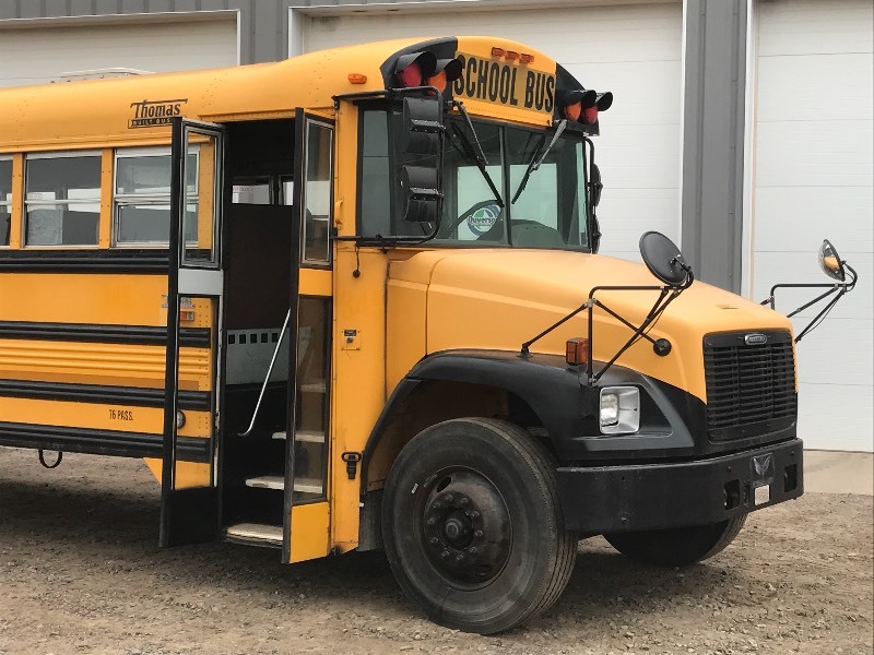 lot 1 image: 2004 Freightliner Thomas-Built School Bus