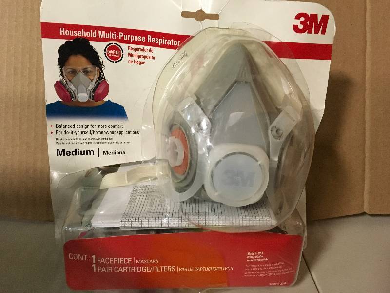 3M Medium House-Hold Multi-Purpose Respirator in good conditions