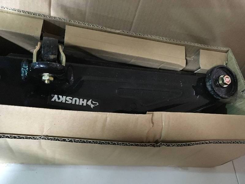 Husky 2-Ton Hydraulic Trolley Jack in good conditions