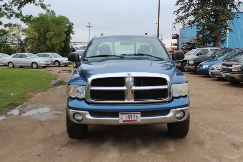 lot 2813 image: 2004 Dodge Ram 1500 SLT 4x4 Quad Cab