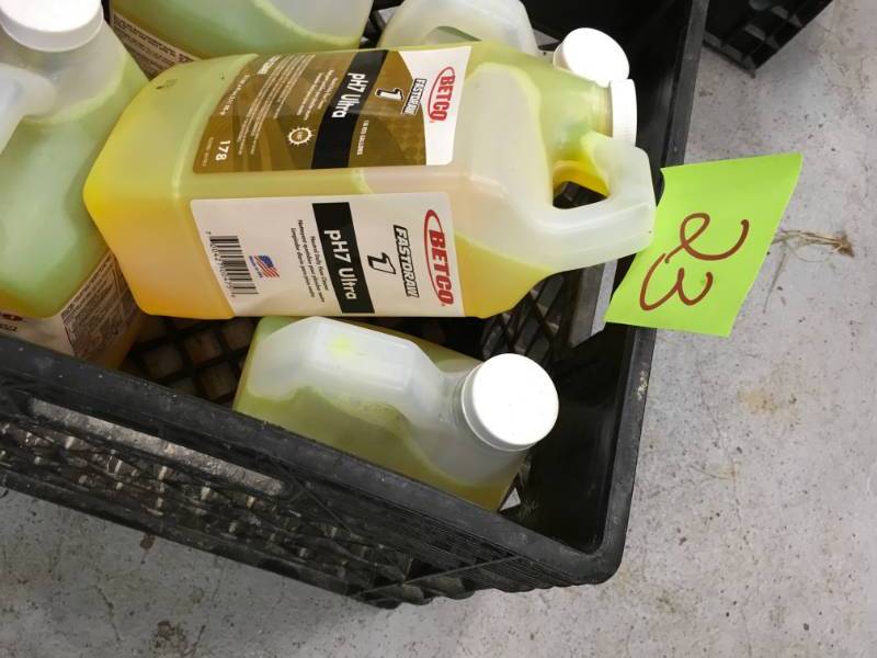 lot 23 image: Betco Fastdraw Ultra Floor Cleaner, 2-Liter, Pack Of 6 Retail Value 150.00