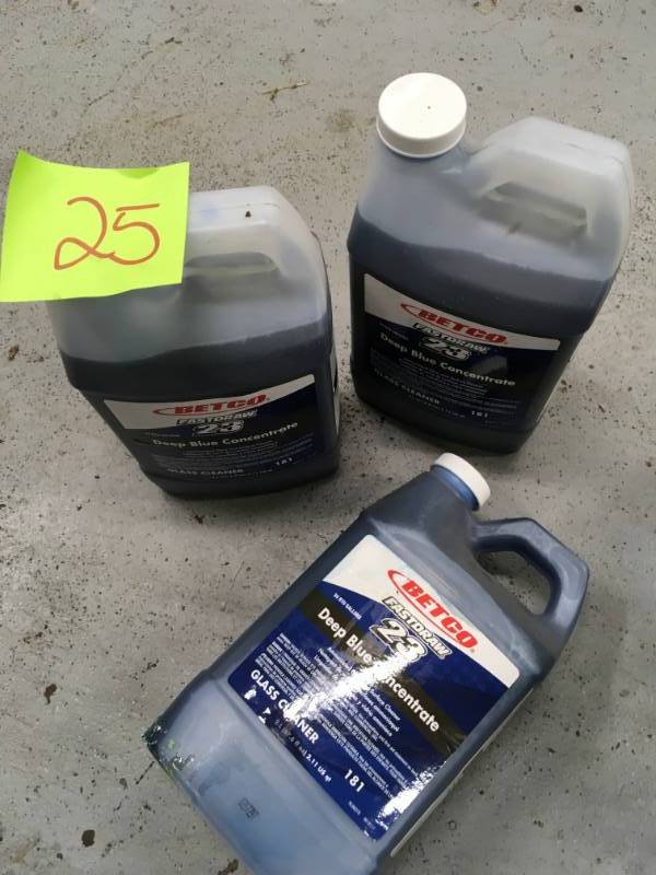 lot 25 image: Betco Deep Blue Concentrate Ammoniated Glass And Surface Cleaner, 2L Fast Draw Retail Value 150.00
