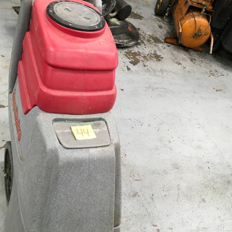 lot 44 image: Used Sanitaire SC6090 Commercial Upright Carpet Extractor worke within last 5 month.