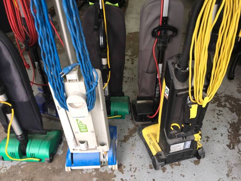lot 50 image: Set of Vacums for parts Only.