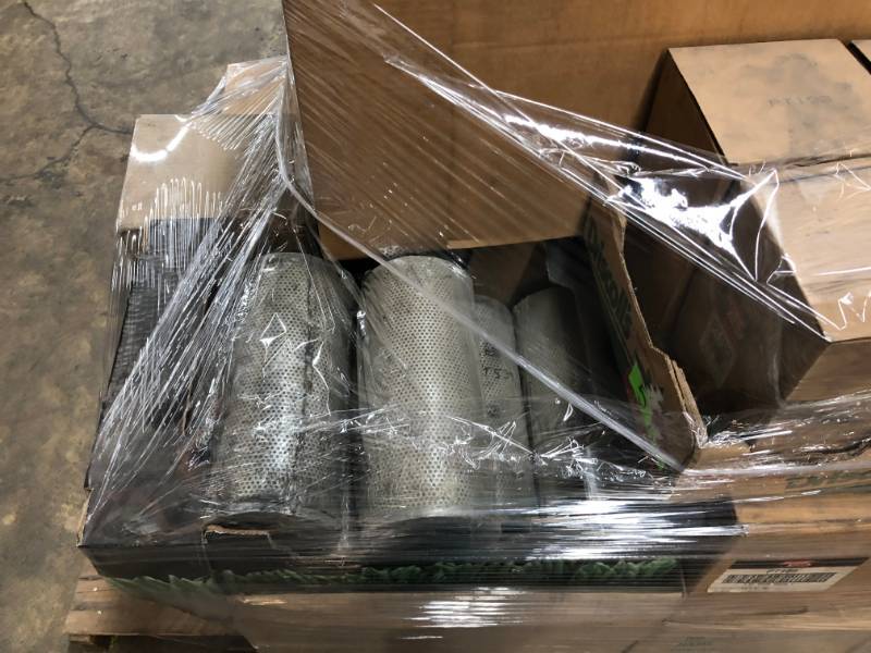 lot 18 image: Pallet of Baldwin Filters