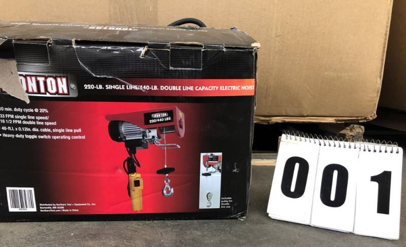 lot 1 image: Electric Hoist