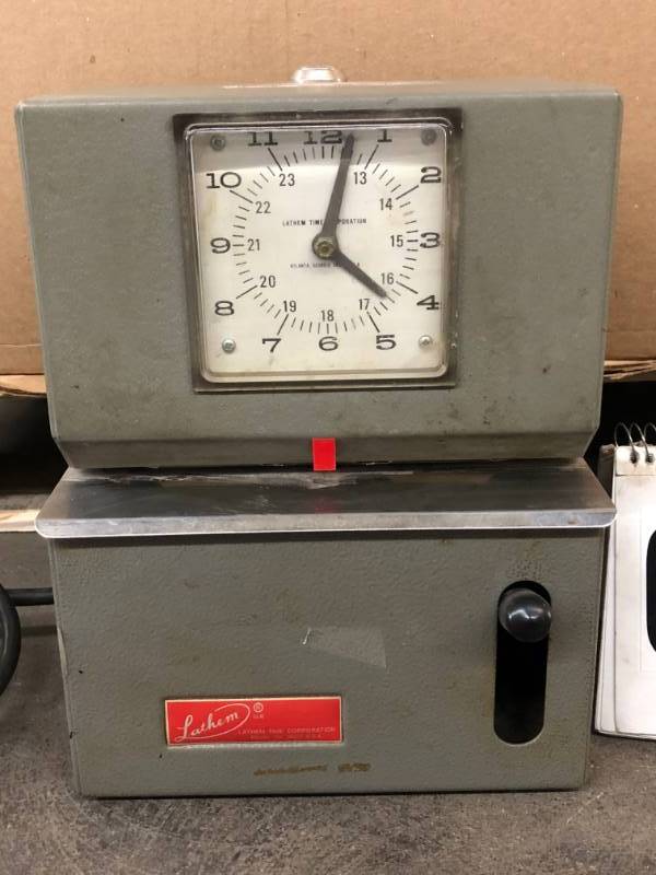 lot 32 image: Vintage Lathem Time Clock