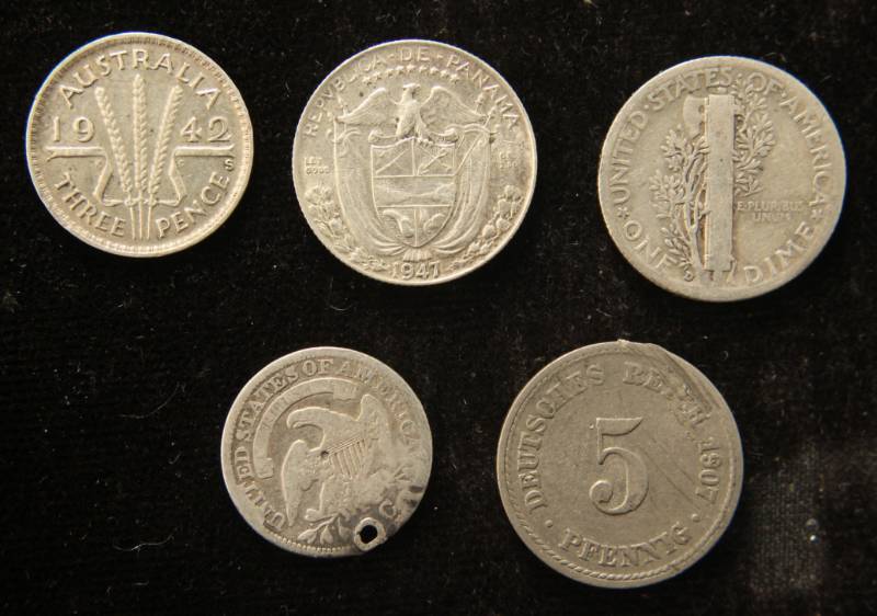 lot 73 image: (5) COINS - (2) US & (3) FOREIGN AS PICTURED