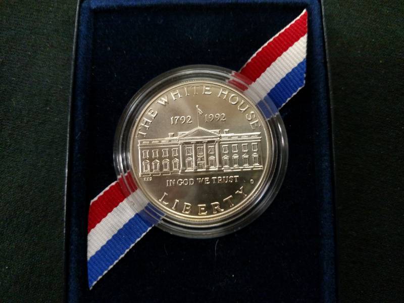 lot 35 image: 1992 Proof The White House 200th An...