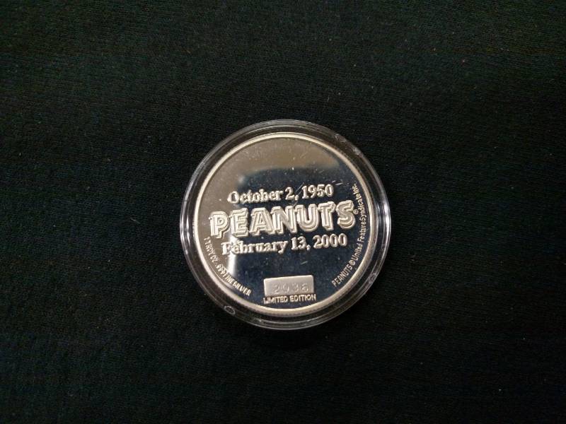 lot 36 image: 2000 Peanuts 50 Year Celebration On...