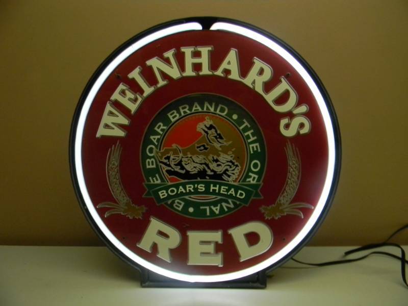 lot 6 image: VINTAGE WEINHARDS RED BOARS HEAD NEON LIGHT - WORKS COOL LIGHT - APPROX 23 - SEE PICTURES