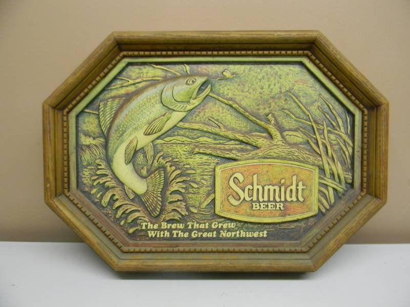 lot 14 image: VINTAGE SCHMIDT BEER SIGN WITH FISH - SEE PICTURES