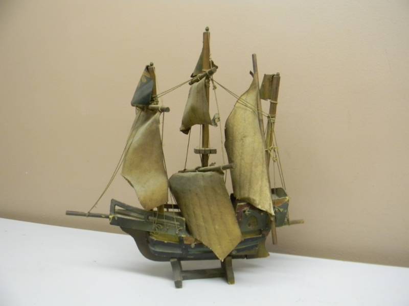 lot 20 image: ANTIQUE HAND MADE BRITISHPIRATE SHIP - NEAT PIECE - VERY OLD - SEE PICTURES