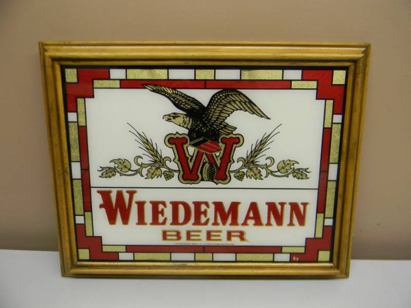 lot 27 image: RARE - VINTAGE WIEDEMAN BEER BAR SIGNMIRROR - COOL PIECE - APPROX 19 BY 15 - SEE PICTURES