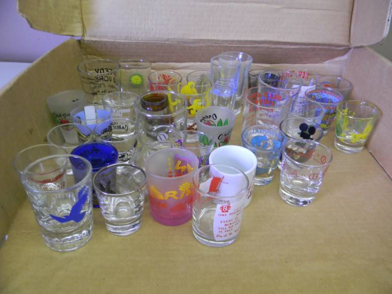 lot 49 image: VINTAGE LARGE SHOT GLASS COLLECTION - SEE PICTURES