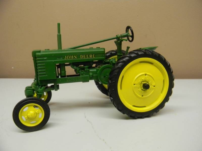 lot 46 image: JOHN DEERE TRACTOR - MUST SEE PICTURES - RARE PIECE - NICE